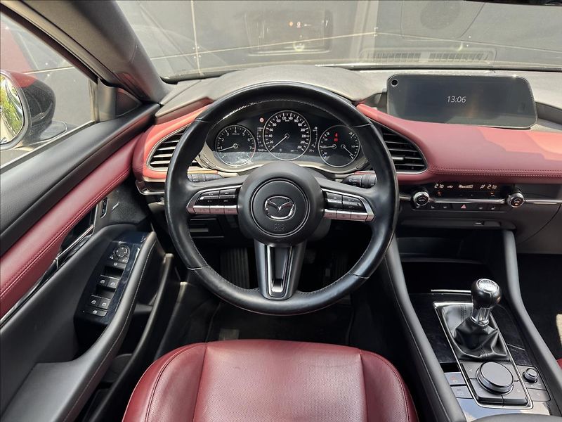Mazda 3 2,0 Skyactiv-X 132kW GT+ - fotka 16 z 29