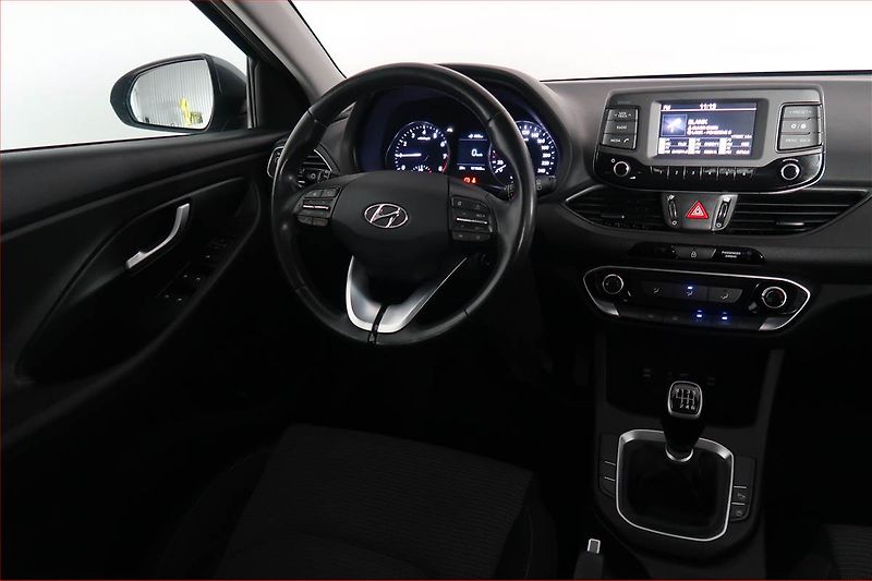 Hyundai i30 (2017) Trikolor 1.0 T-GDI, Serv.kniha - fotka 7 z 17