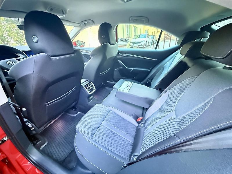 Škoda Octavia (2023) 2,0TDi 85kW STYLE LED MATRIX  - fotka 9 z 19