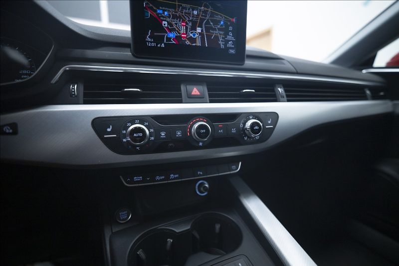 Audi A5 2,0 TDI SPORTBACK NAVI KAMERA - fotka 20 z 44