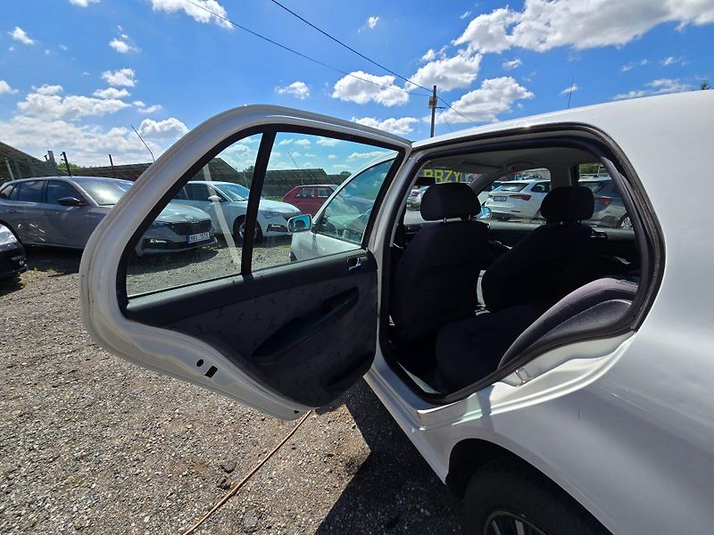 Škoda Fabia (2002) 1.4 i 55kw Elegance - fotka 11 z 22