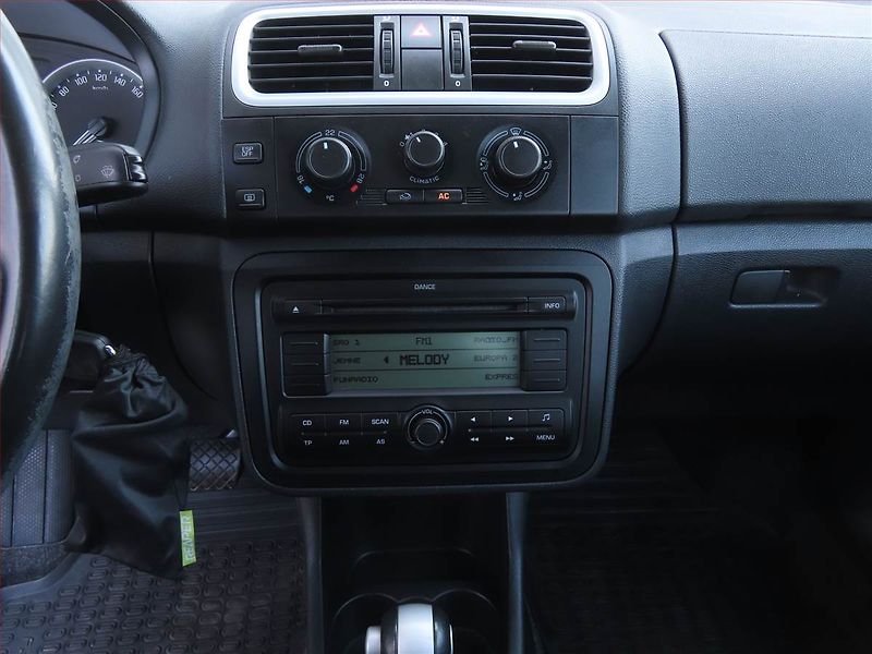 Škoda Fabia (2008) Sport 1.6 16V, Automat - fotka 12 z 19