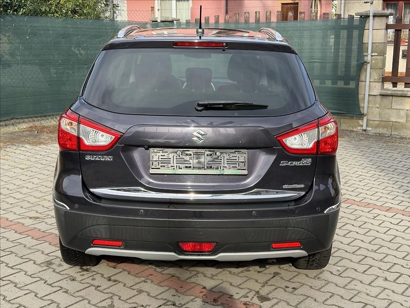Suzuki SX4 S-Cross 1,6 4x4 AUTOMAT EXCLUSIVE - fotka 6 z 30