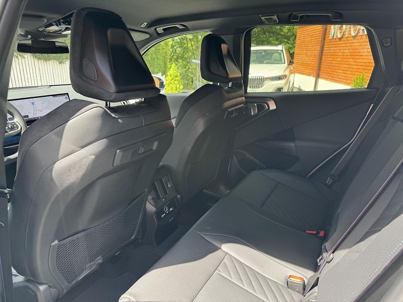 BMW X3 40xD-M PAKET-R19-LED-H&K - fotka 31 z 36