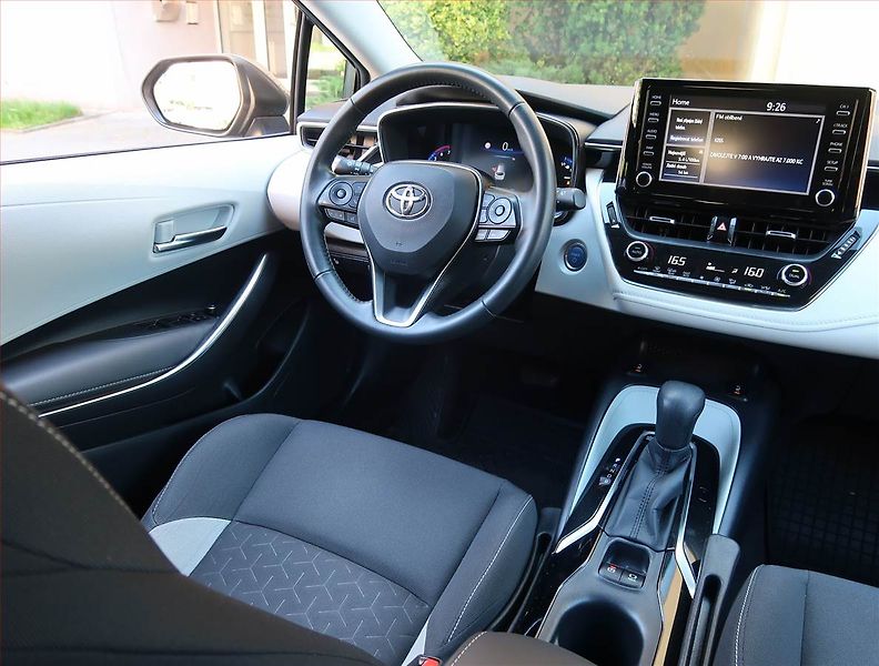 Toyota Corolla (2020) 1.8 Hybrid - fotka 7 z 22