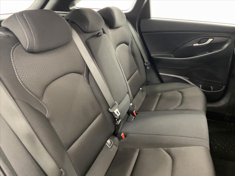 Hyundai i30 1,6 CRDi 81kW Style - fotka 7 z 23