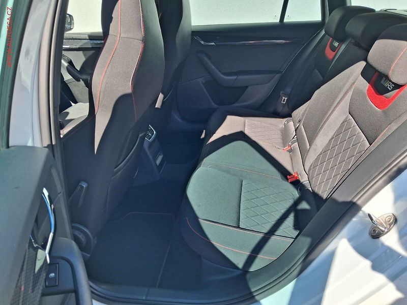 Škoda Octavia (2018) 2.0TDi, RS, DSG, LED - fotka 10 z 18