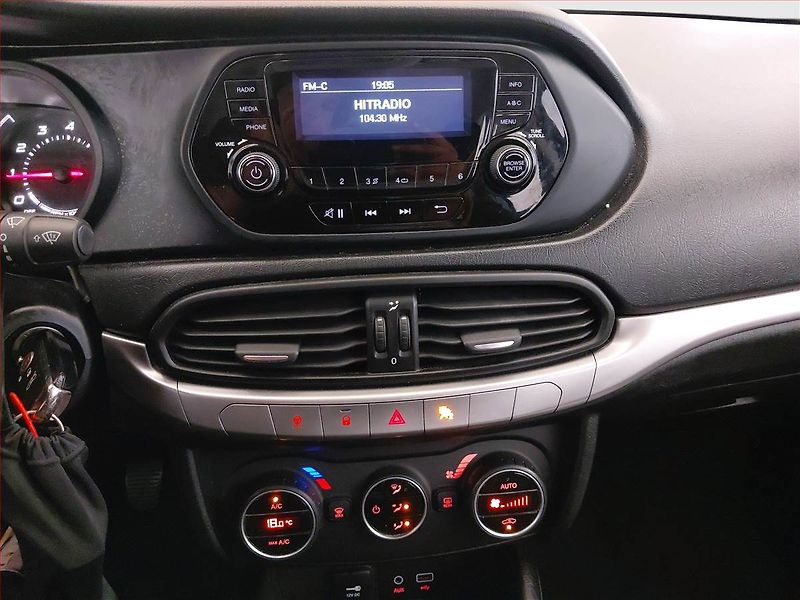 Fiat Tipo (2018) 1.4 16V, Park. senzory - fotka 12 z 15