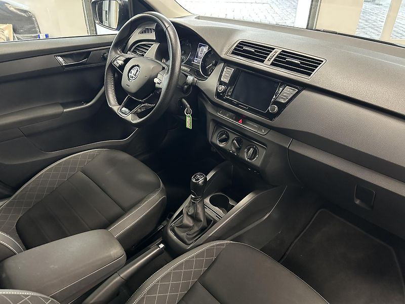 Škoda Fabia (2022) 1.0TSi Ambition TOP - fotka 21 z 22