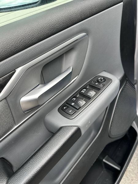 Dodge RAM (2021) 1500 BIG HORN 5.7 V8 HEMI 4x4 - fotka 12 z 31
