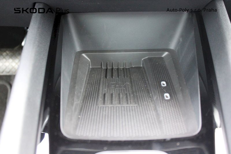 Škoda Octavia (2025) Combi Top Selection 2.0 TDI 11 - fotka 16 z 25
