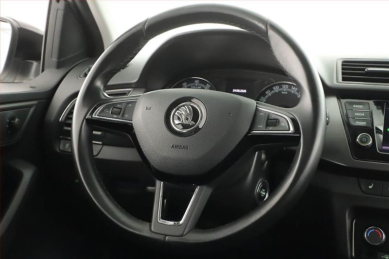 Škoda Fabia (2020) Style 1.0 TSI, ČR,1.maj - fotka 8 z 15
