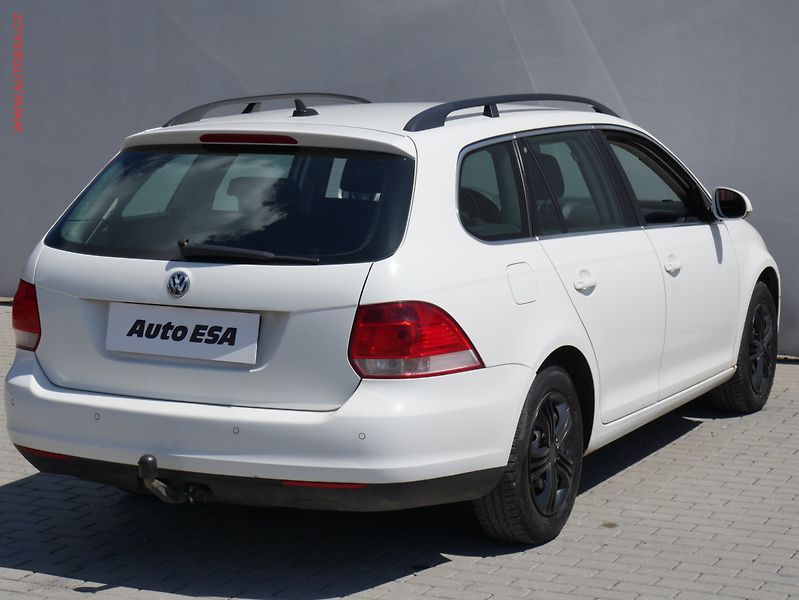 Volkswagen Golf (2009) 1.9TDi, AC, výhřev sed - fotka 4 z 17