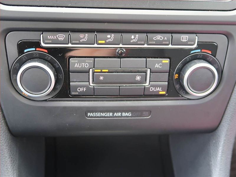 Volkswagen Golf (2011) 2.0 TDI, 4X4, Tempomat - fotka 15 z 16