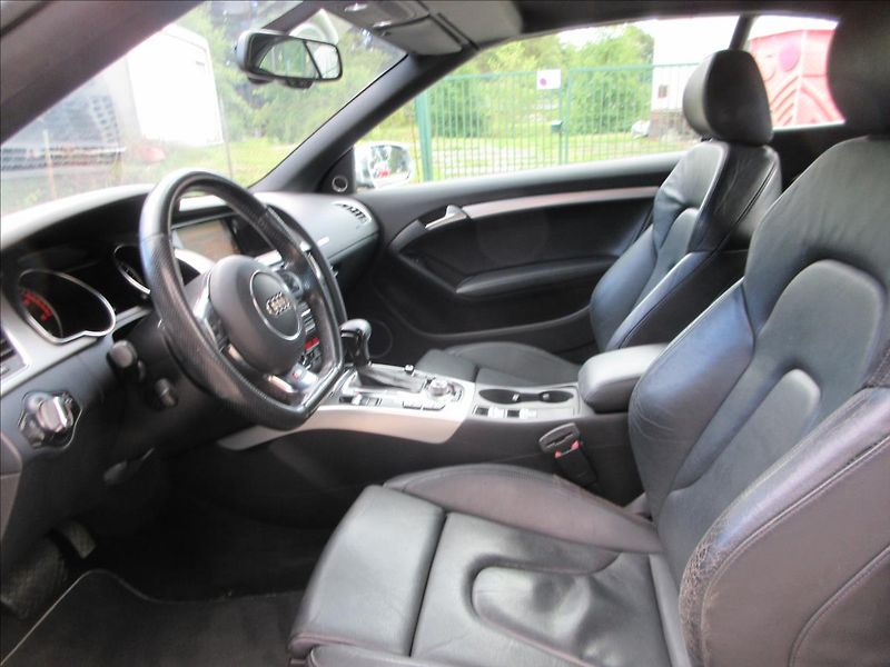 Audi A5 3,0 TDi 4x4 Navi S-Line B&O - fotka 19 z 38