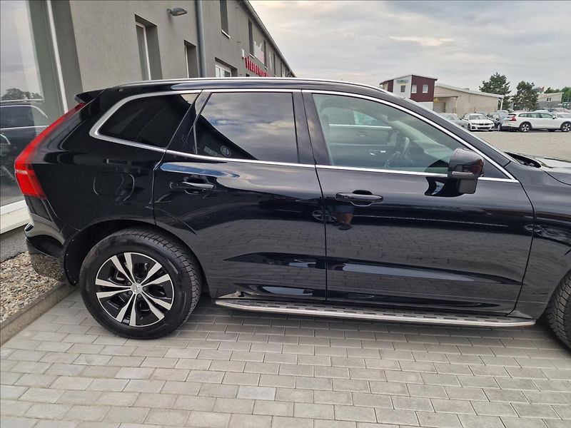 Volvo XC60 B4 145kW AWD Momentum Pro,ČR - fotka 40 z 50