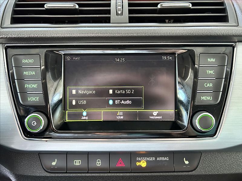 Škoda Fabia 1,2   TSI 66kW,SPORT,STYLE - fotka 17 z 26
