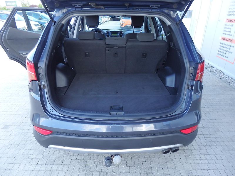 Hyundai Santa Fe 2.2 CRDi AWD ZÁLOHOVÁNO - fotka 8 z 17
