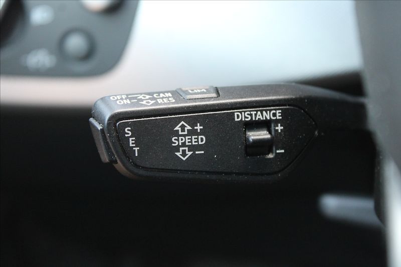 Audi A4 2,0 TDI  AUTOMAT,4x4,VIRTUAL - fotka 26 z 49
