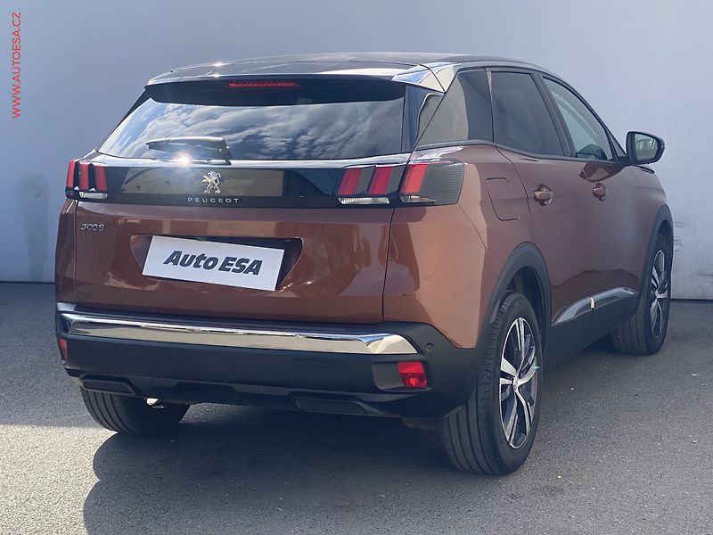 Peugeot 3008 (2018) 1.2 PT, Allure, AT - fotka 4 z 16