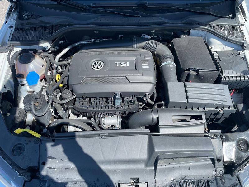 Volkswagen Scirocco 2.0 TSI DSG6° - fotka 24 z 26