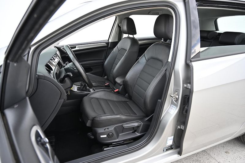 Volkswagen Golf VII 1.2TSI 77KW POHON ŘEMEN  - fotka 27 z 47