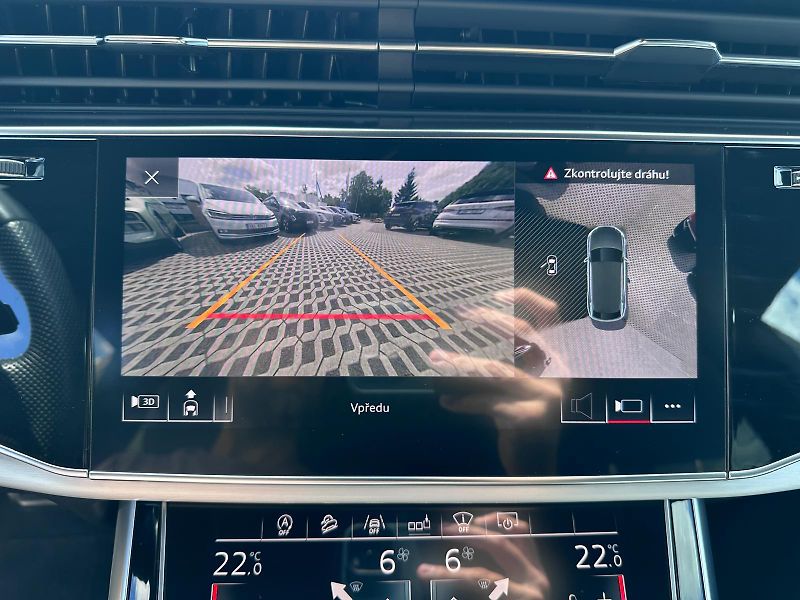 Audi Q8 3.0 TDI 210kW S-LINE - fotka 13 z 20