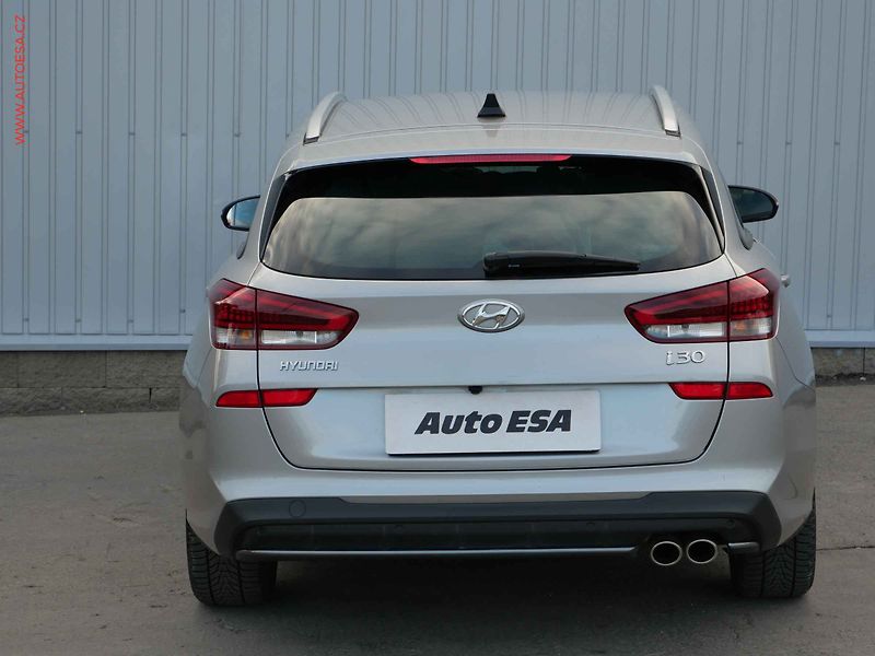 Hyundai i30 (2023) 1.5T-GDi, 1.maj,ČR, AT, LED - fotka 5 z 28