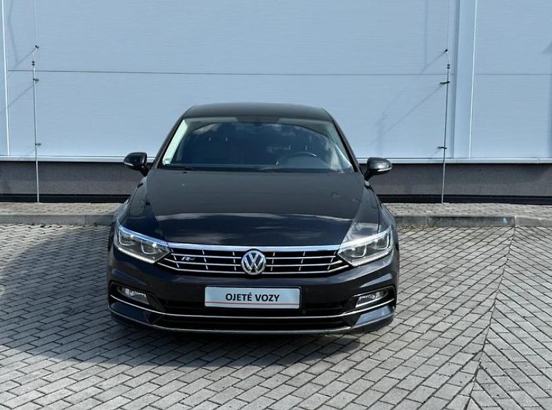 Volkswagen Passat - fotka 1 z 21
