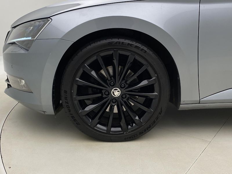 Škoda Superb 2.0TDI 140kW STYLE 4x4 DSG CZ - fotka 35 z 52