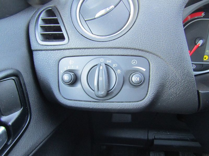 Ford S-MAX (2008) 1.8 TDCi 92kW  7 MÍST - fotka 29 z 35