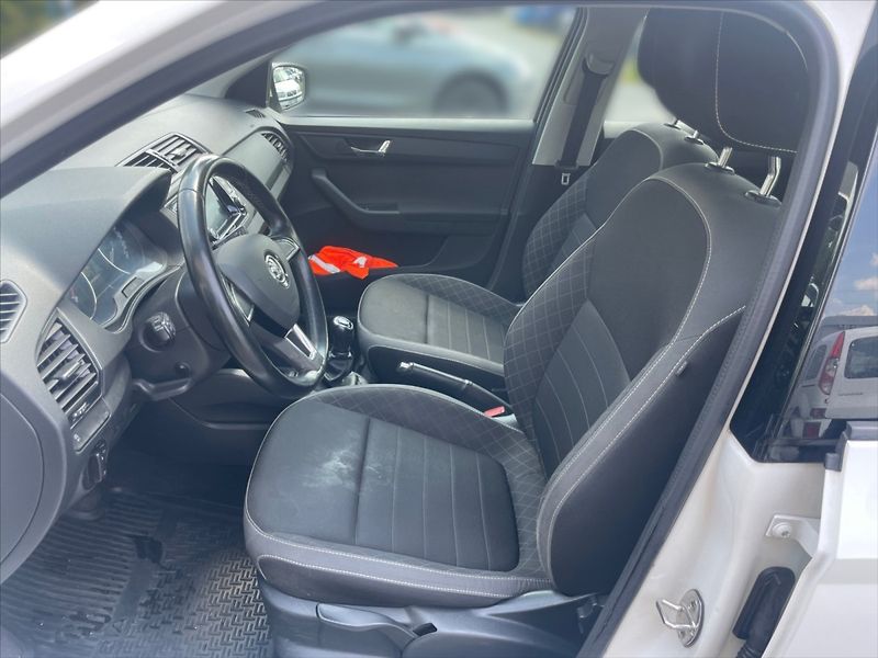 Škoda Fabia 1,0 TSI 81 Ambition - fotka 7 z 11