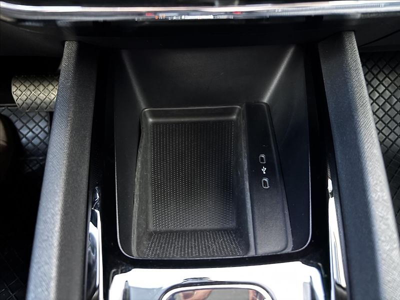 Škoda Octavia 2,0 TDI 110kW DSG Style Combi - fotka 37 z 39