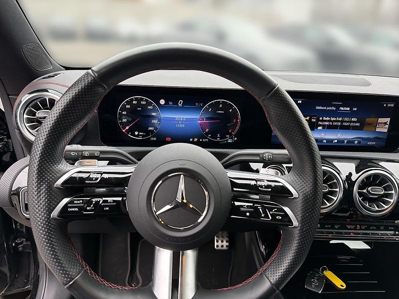 Mercedes-Benz CLA 200d  SB AMG Premium - fotka 10 z 18