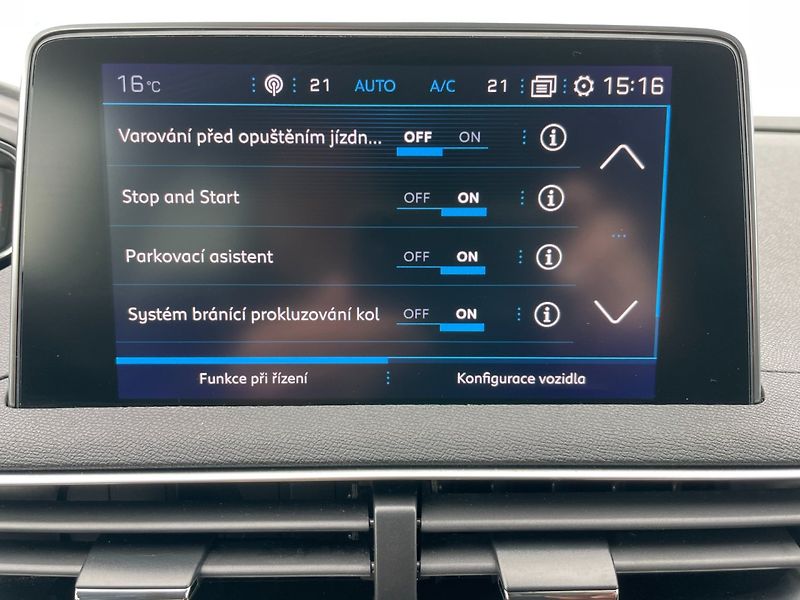 Peugeot 3008 (2020) 1.2PT 96kW! Allure! Navigace! - fotka 28 z 35