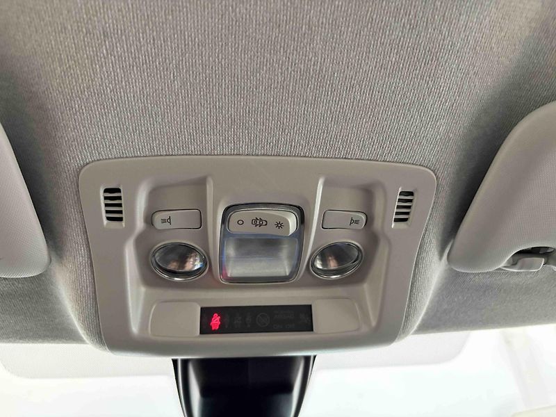 Citroën C3 (2022) Shine 1.2 PureTech 110K EAT6 - fotka 34 z 37