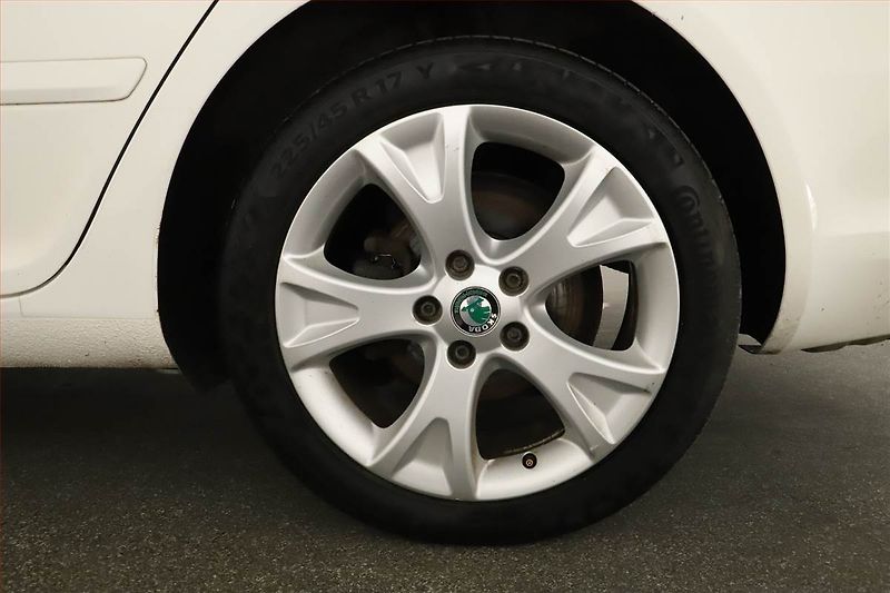 Škoda Octavia (2011) 2.0 TDI, nová STK, Tažné - fotka 12 z 12