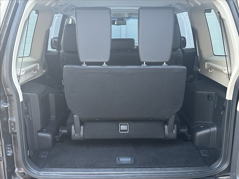 Mitsubishi Pajero 3,2 DI-D 190PS  Instyle-7 4x4 - fotka 43 z 54