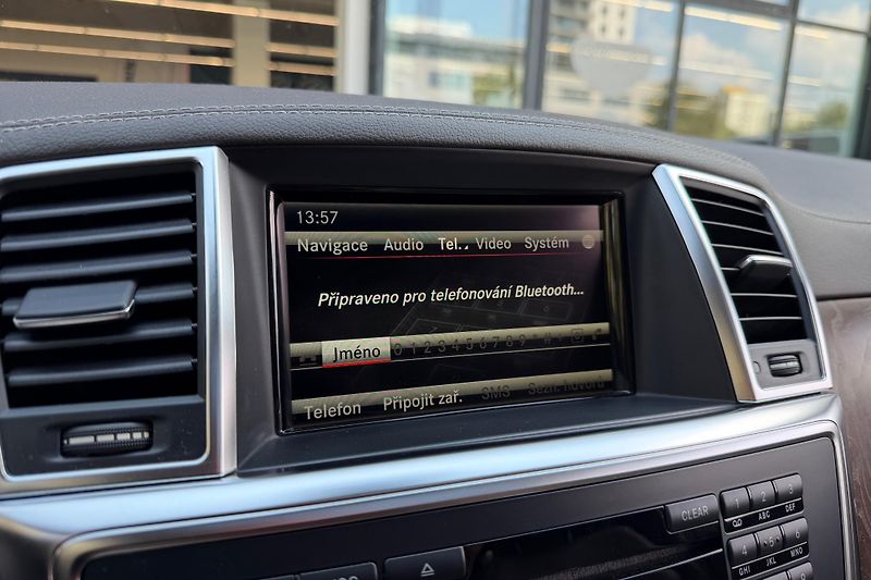 Mercedes-Benz GL (2014) GL 350 Bluetec 4Matic - fotka 36 z 42
