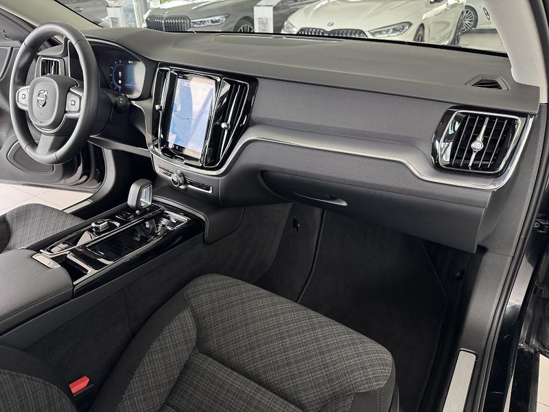 Volvo V60 T6 AWD Recharge*REZERVACE! - fotka 11 z 38
