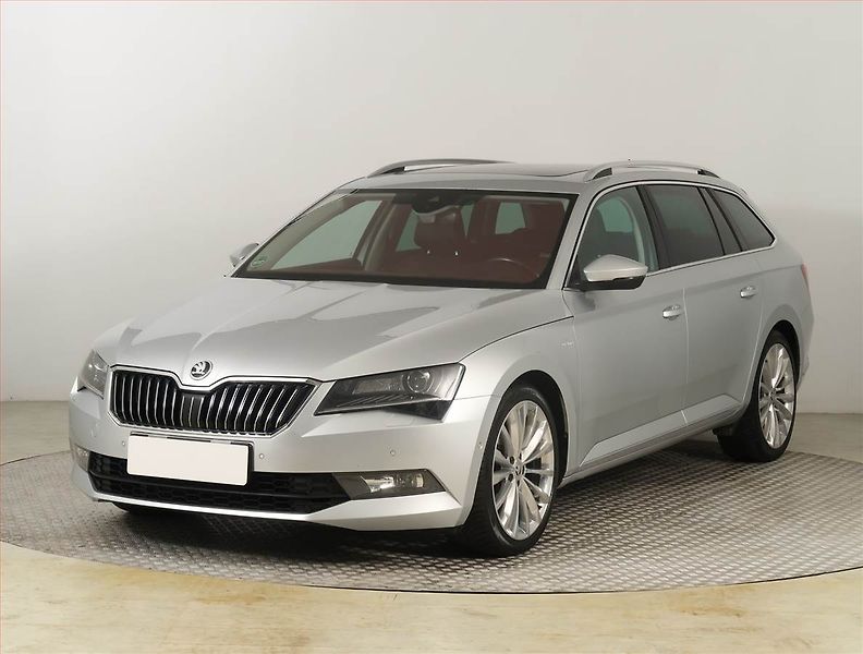 Škoda Superb (2019) Laurin&Klement 2.0 TDI, 4X4 - fotka 2 z 29