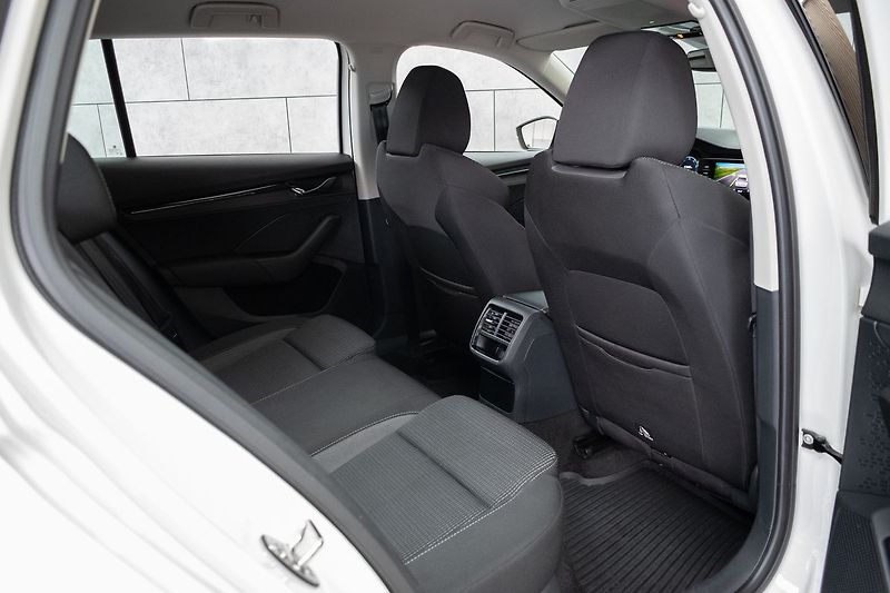 Škoda Octavia 2.0TDI 110kW AMBITION+*ČR 1.M* - fotka 14 z 37