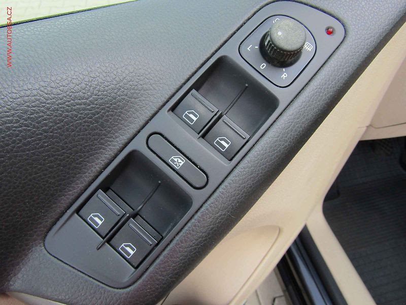 Volkswagen Tiguan (2009) 2.0 TDI 4x4, autoAC - fotka 11 z 20