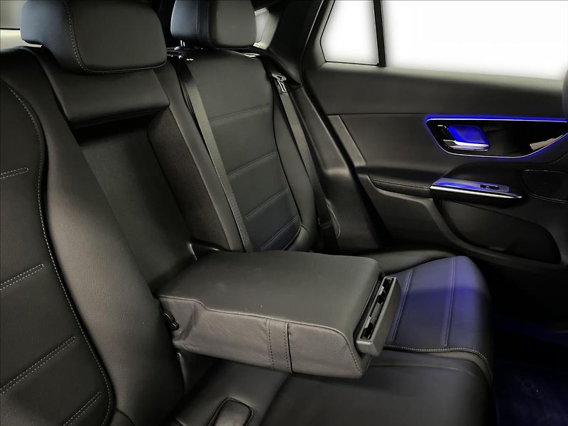 Mercedes-Benz GLC 300e 4MATIC kupé s hybridní te - fotka 20 z 22