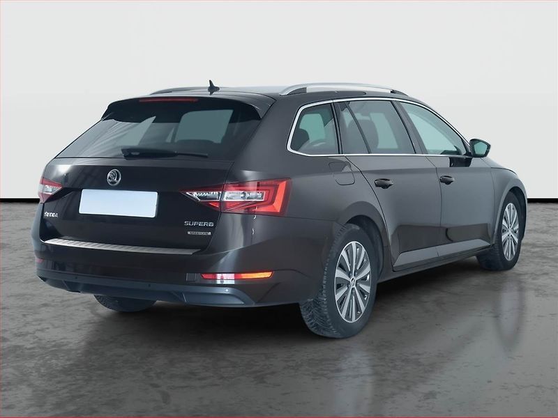 Škoda Superb (2018) Ambition 1.6 TDI, Serv.kniha - fotka 5 z 19