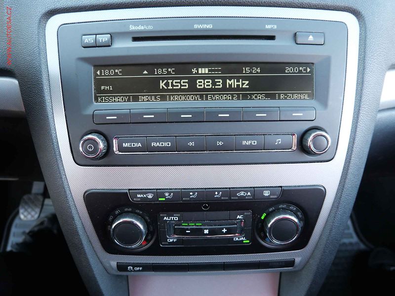 Škoda Octavia (2011) 1.6TDi, Elegance, TZ - fotka 13 z 17