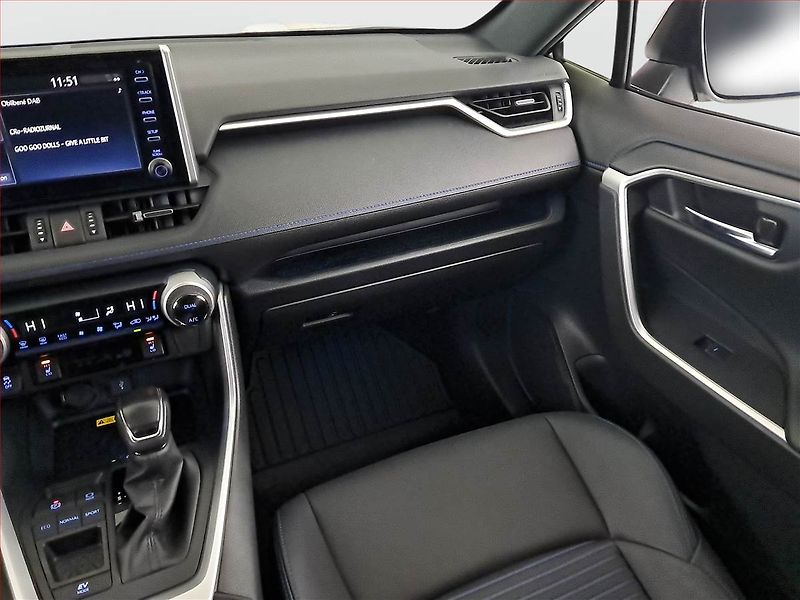 Toyota RAV4 (2022) 2.5 Hybrid - fotka 8 z 19
