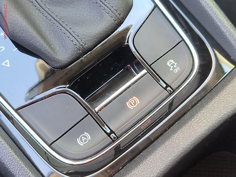 Škoda Karoq (2018) 1.5TSi, ČR, DSG, navi - fotka 19 z 27