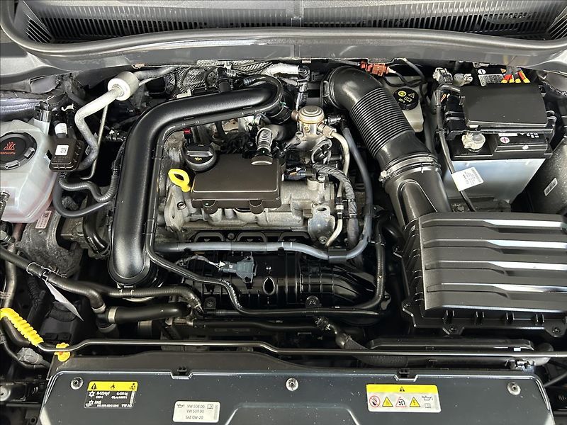 Volkswagen T-Cross 1,0   TSI,LIFE,2.MAJITEL - fotka 26 z 29