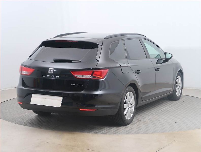 Seat Leon (2014) 1.6 TDI, Navi, Tempomat - fotka 5 z 15